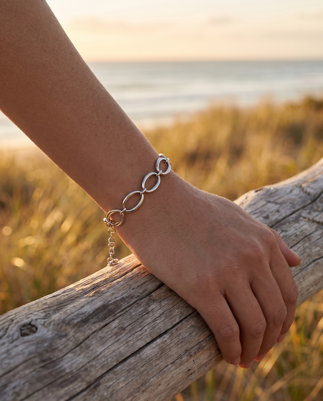 Raina – Oval Link Bracelet