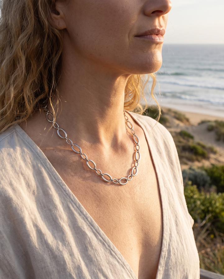 Emmeline – Minimalist Geometric Necklace