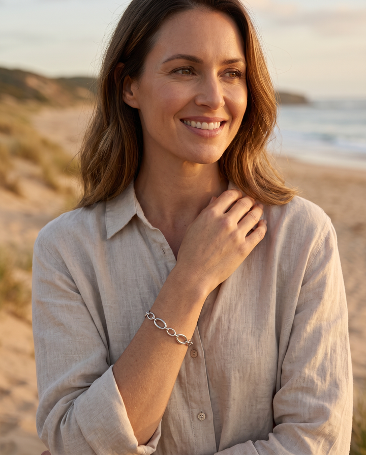 Raina – Oval Link Bracelet