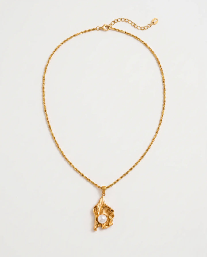 Amara – Pearl Necklace