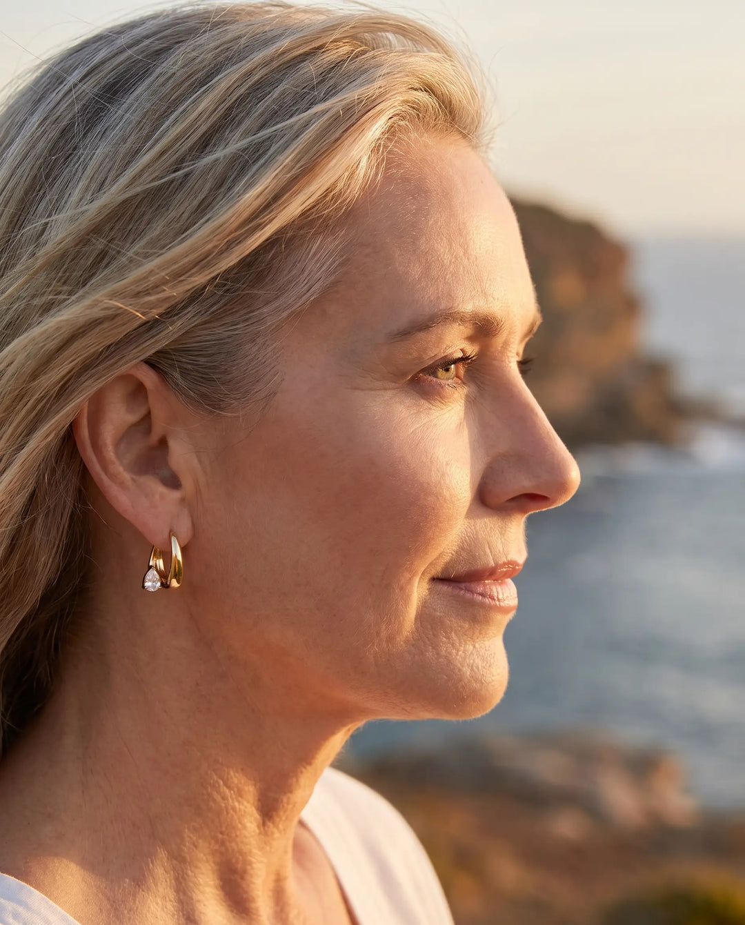 Tessa – Teardrop Ear Cuff