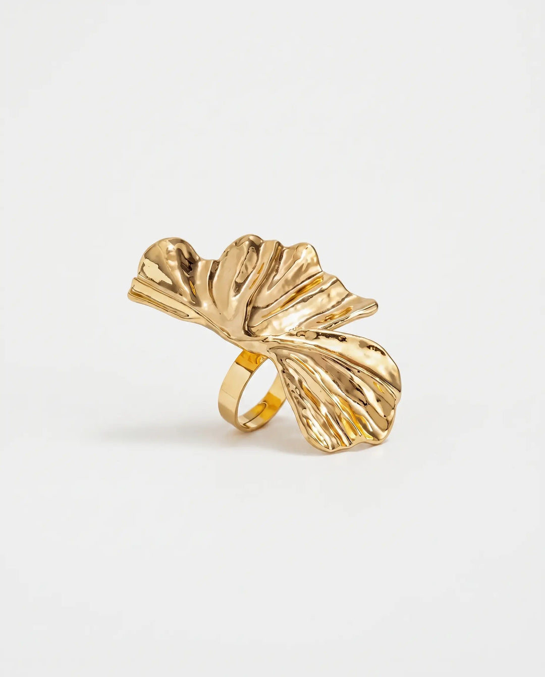 Noelle – Sculpted Leaf Ring