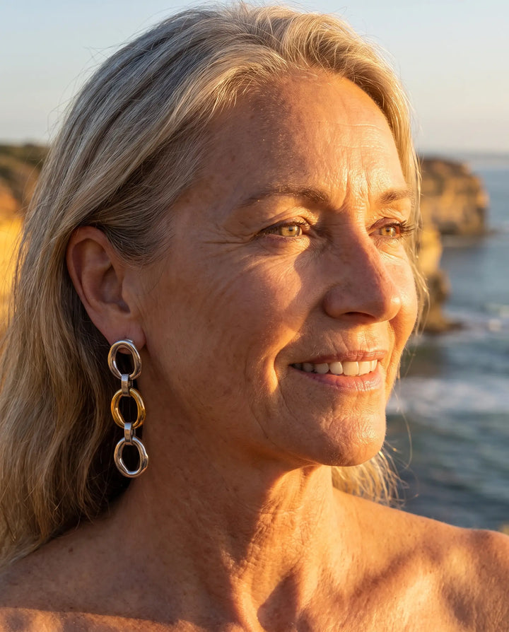 Mara – Geometric Pearl Earrings