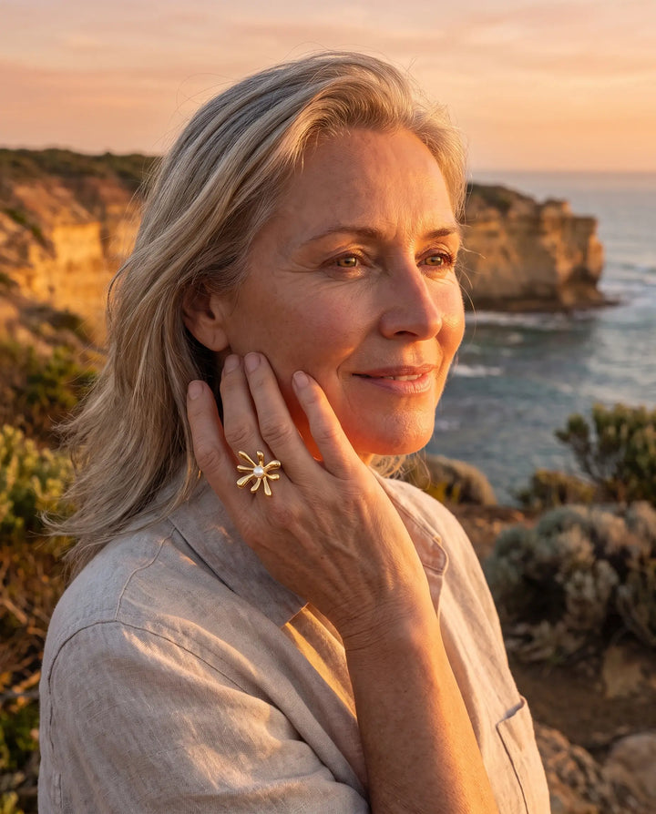 Daria – Floral Pearl Ring
