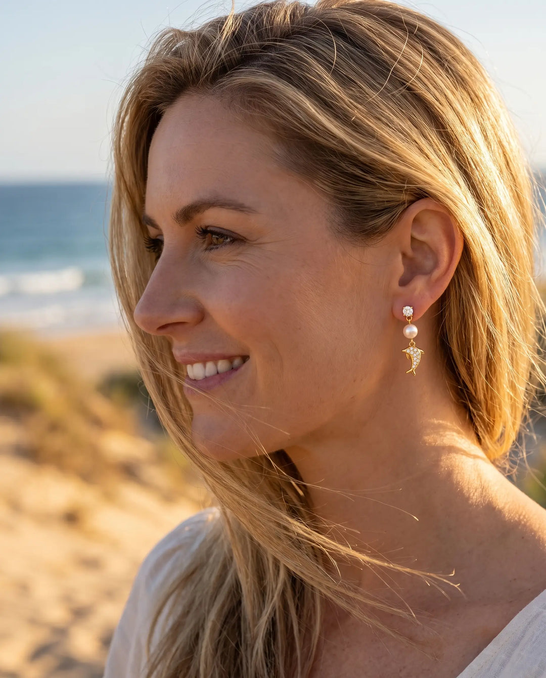 Valerie – Dolphin Pearl Earrings
