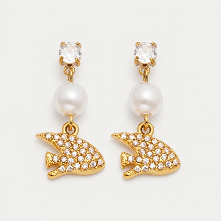 Stella – Fish-Shaped Pearl Earrings